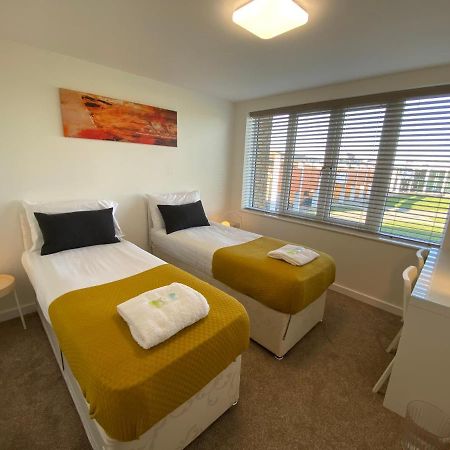Bushfield House Apartment Питерборо Екстериор снимка