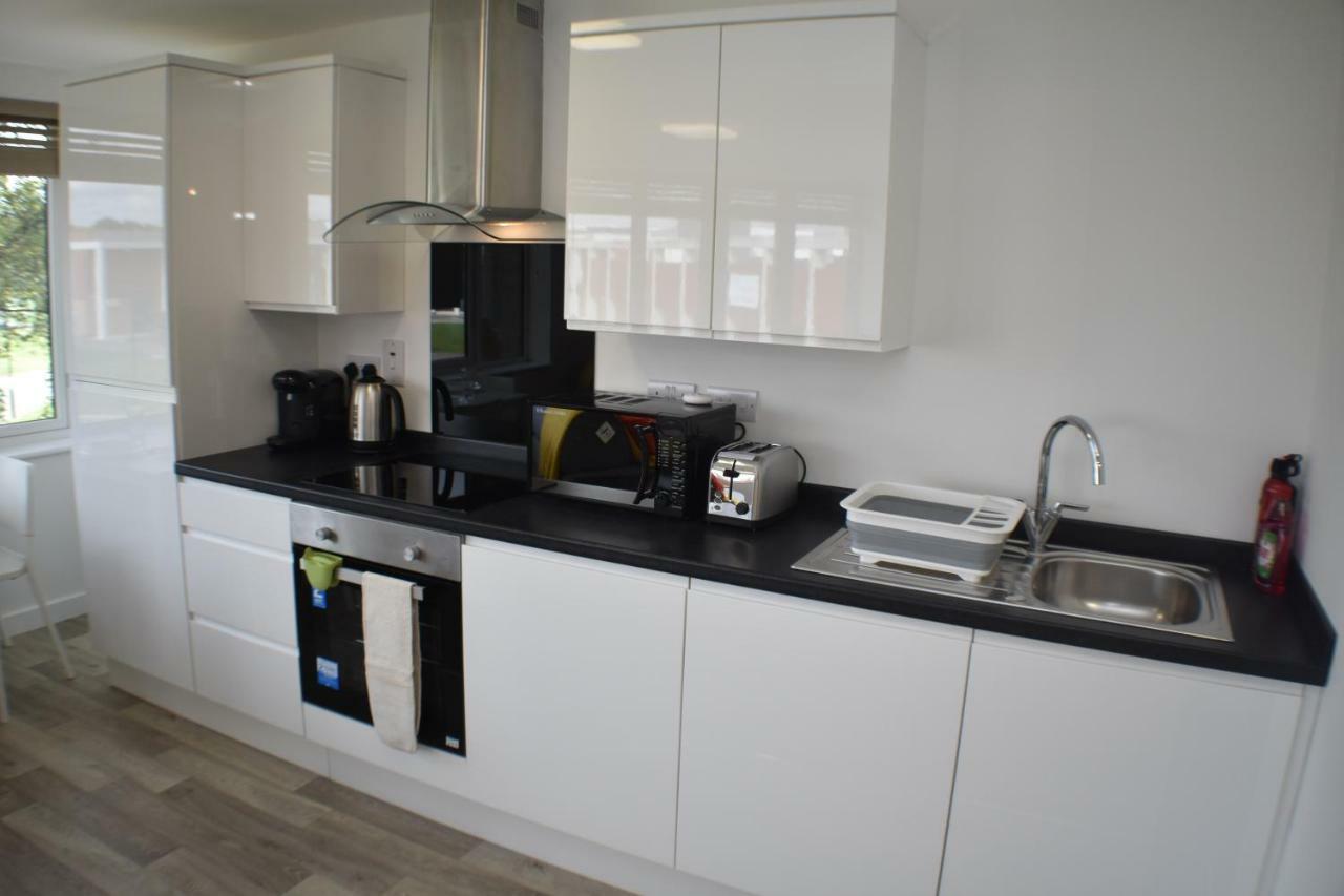 Bushfield House Apartment Питерборо Екстериор снимка