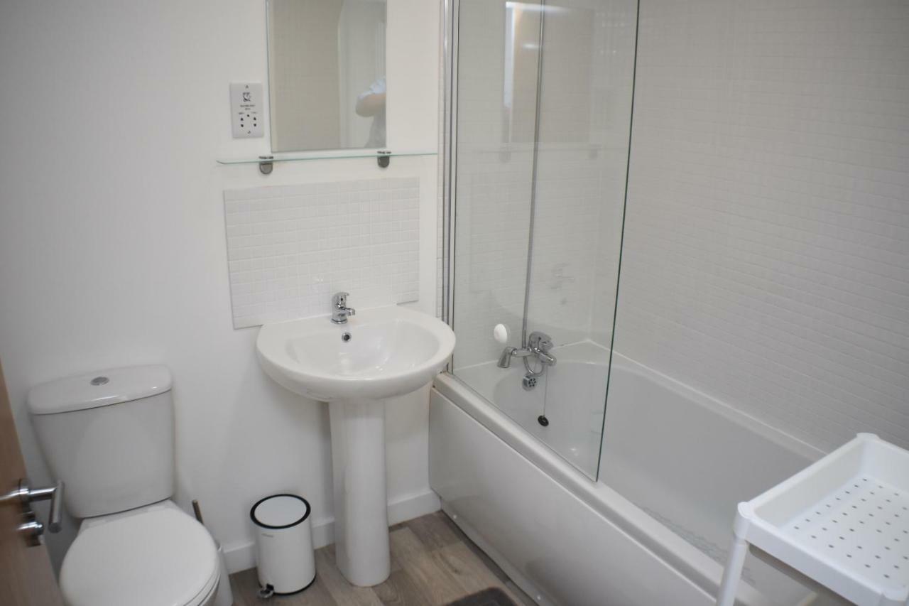 Bushfield House Apartment Питерборо Екстериор снимка