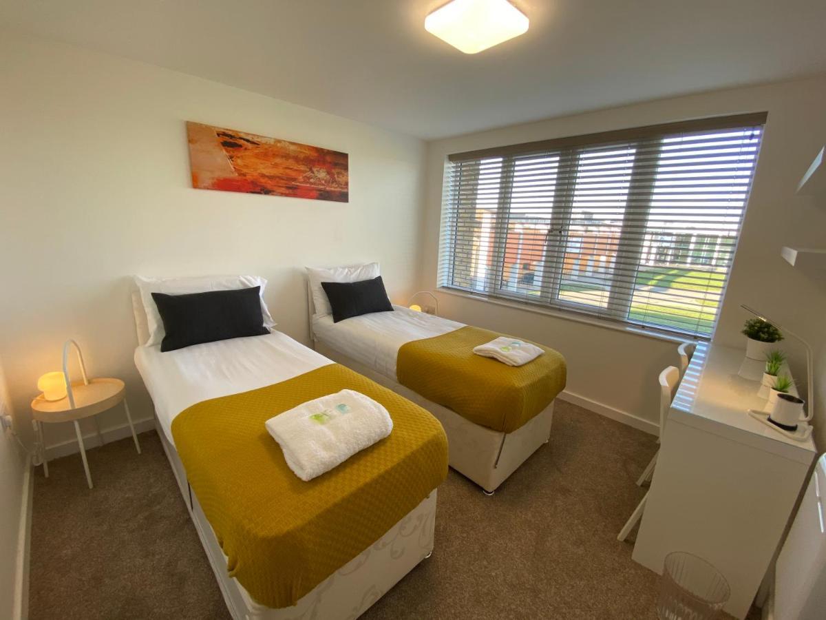 Bushfield House Apartment Питерборо Екстериор снимка