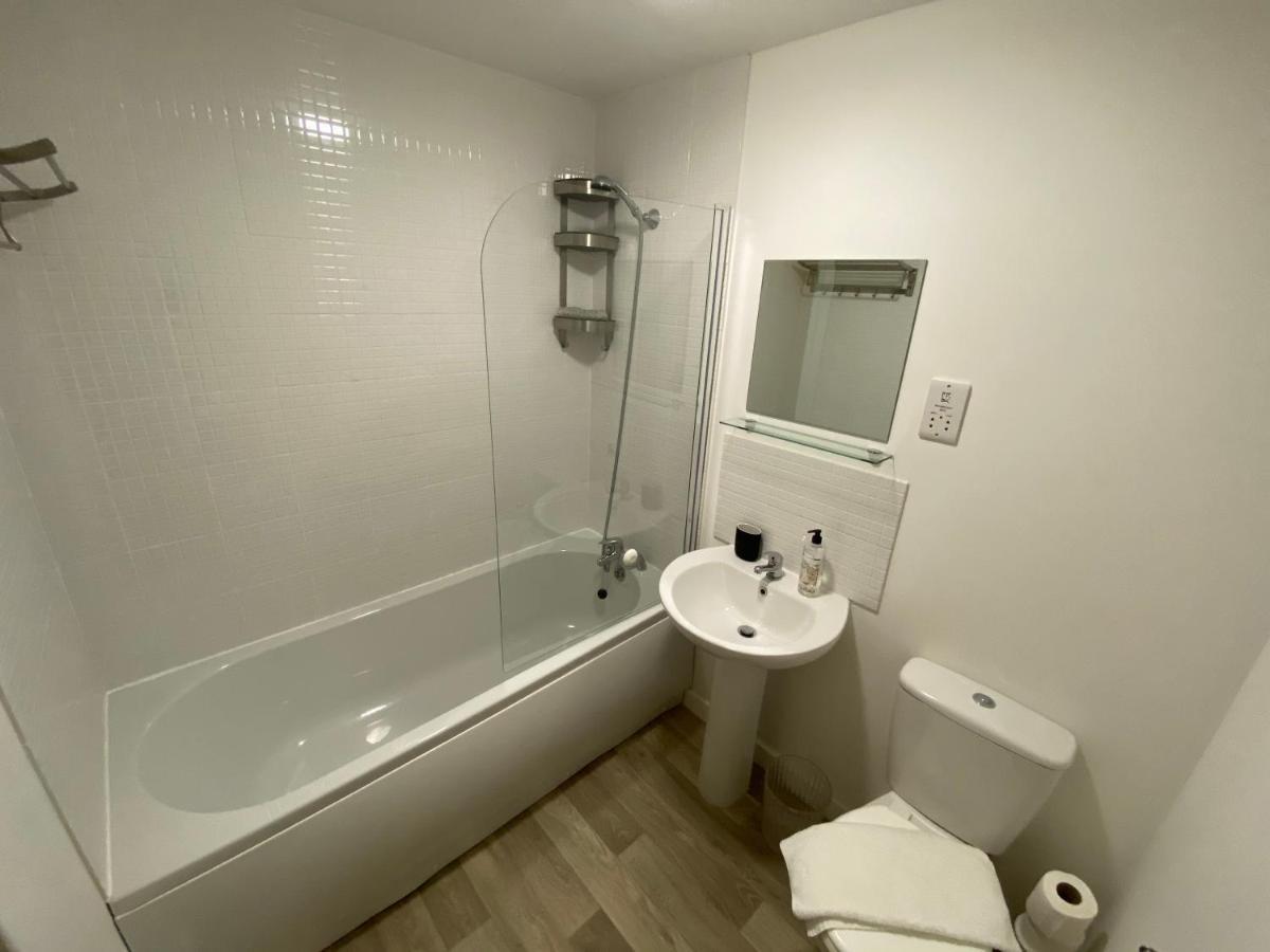 Bushfield House Apartment Питерборо Екстериор снимка