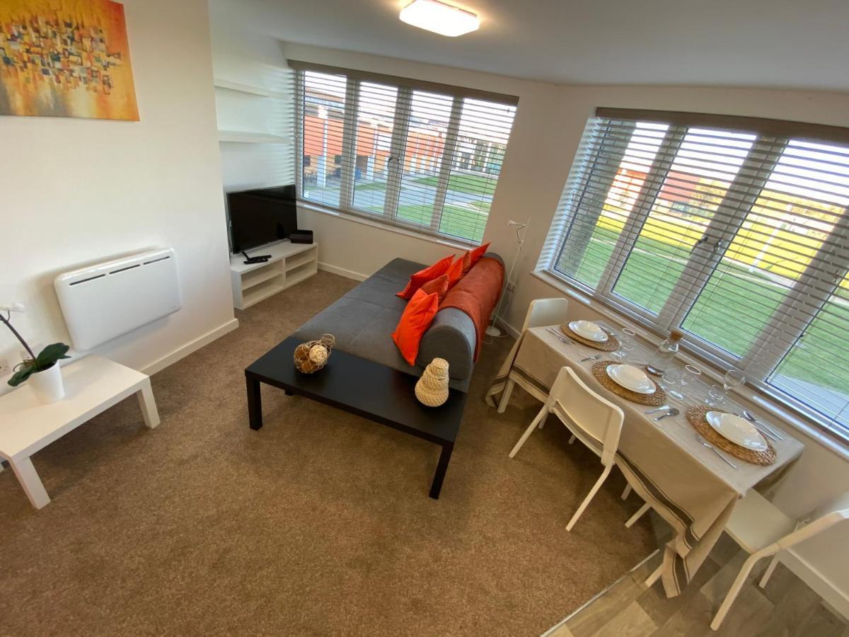 Bushfield House Apartment Питерборо Екстериор снимка