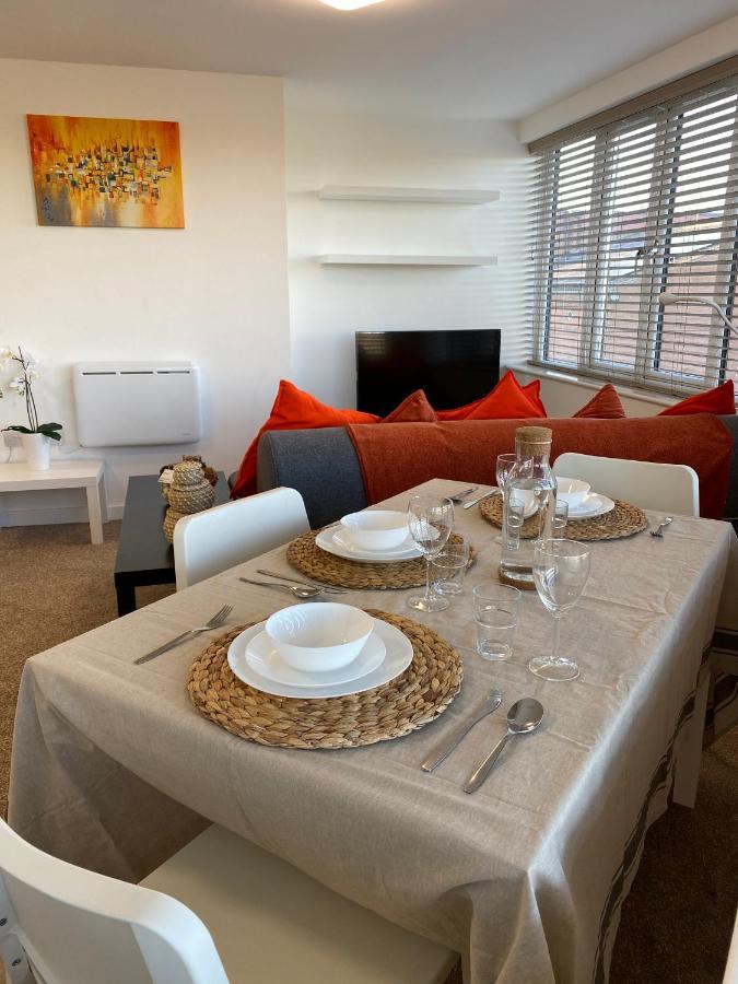 Bushfield House Apartment Питерборо Екстериор снимка